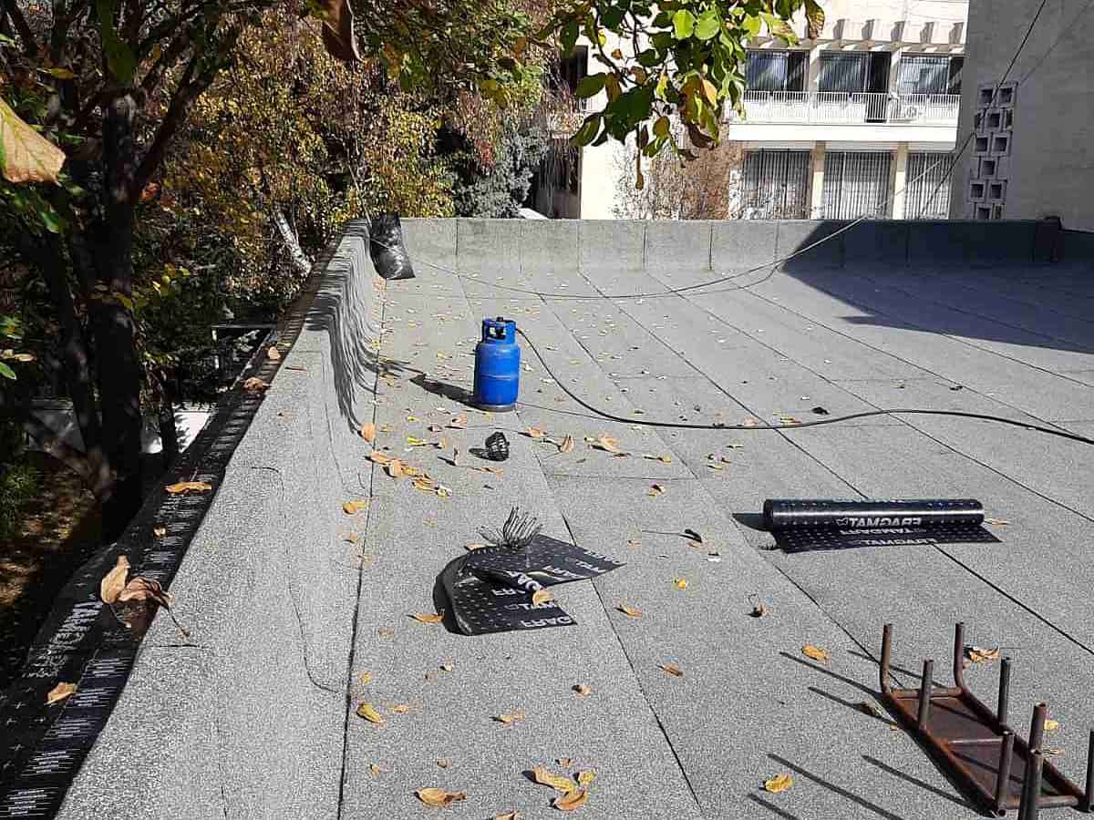 hidroizolatie terasa cu membrana bituminoasa aplicata pe acoperis plat