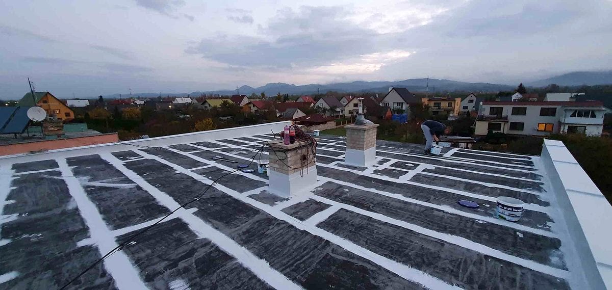 hidroizolatie terasa cu membrana bituminoasa aplicata pe acoperis plat
