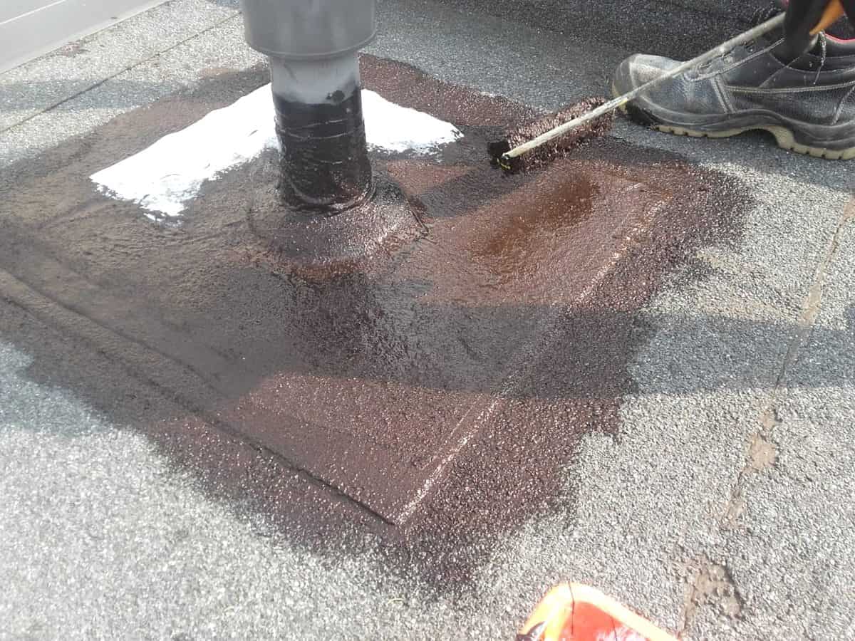 hidroizolatie terasa cu membrana bituminoasa aplicata pe acoperis plat